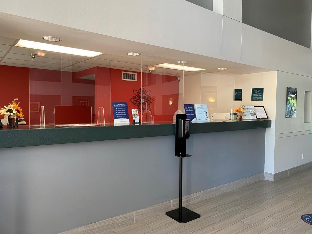 Hotel Ramada By Wyndham Luling Exterior foto