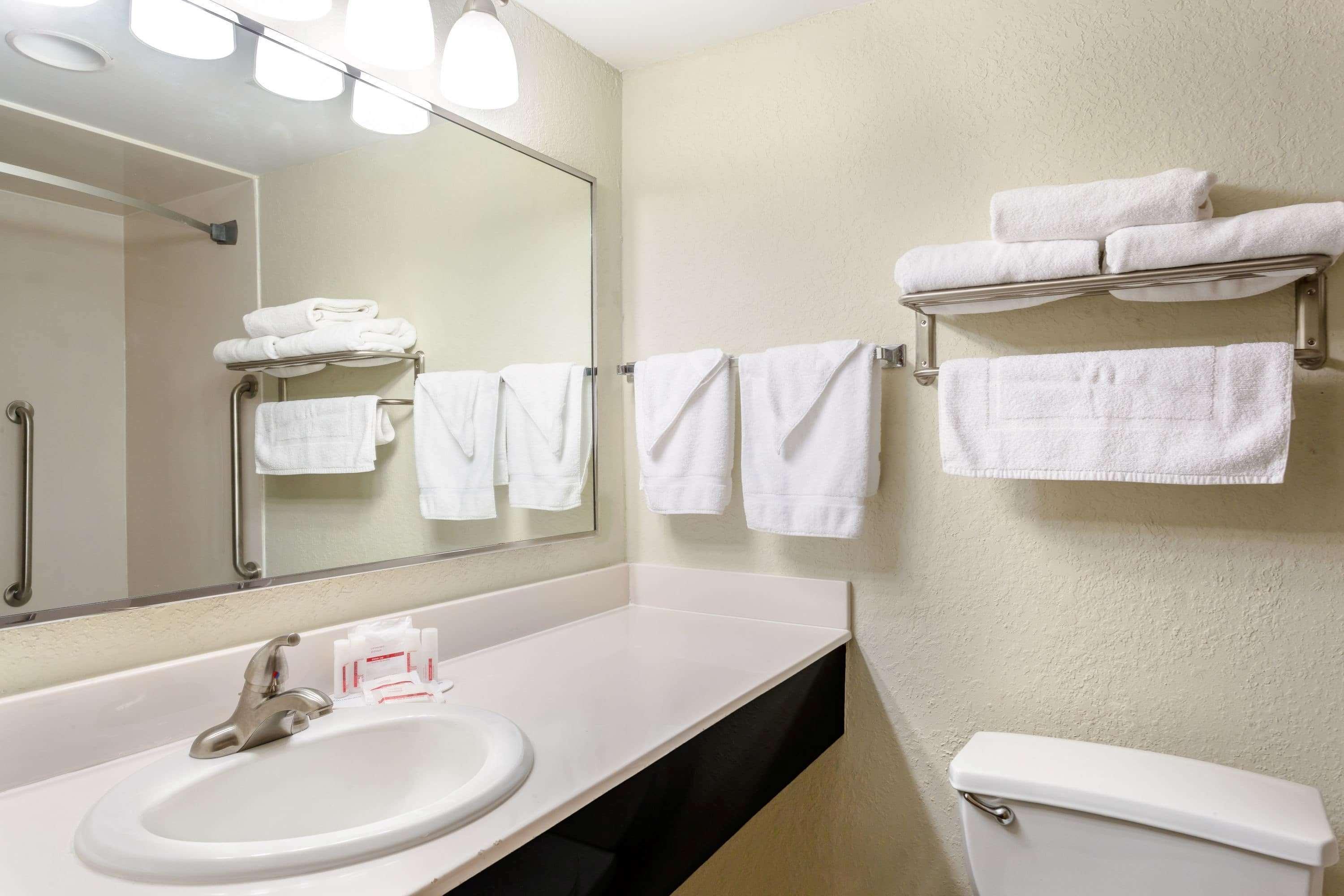 Hotel Ramada By Wyndham Luling Exterior foto