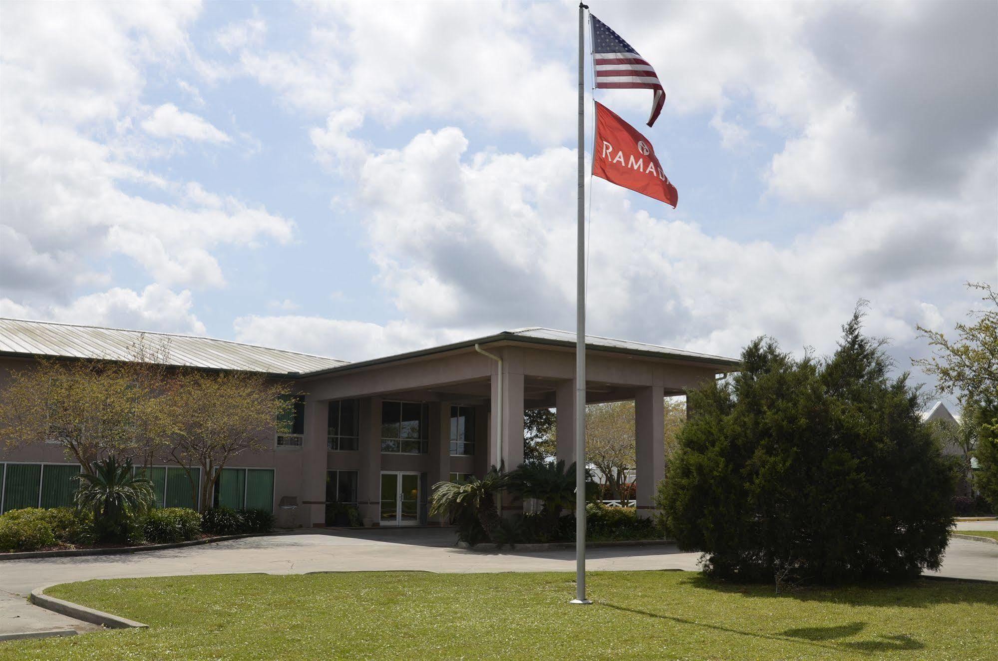Hotel Ramada By Wyndham Luling Exterior foto