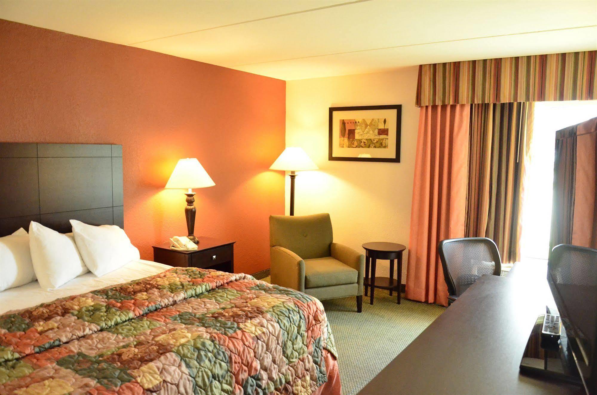 Hotel Ramada By Wyndham Luling Exterior foto